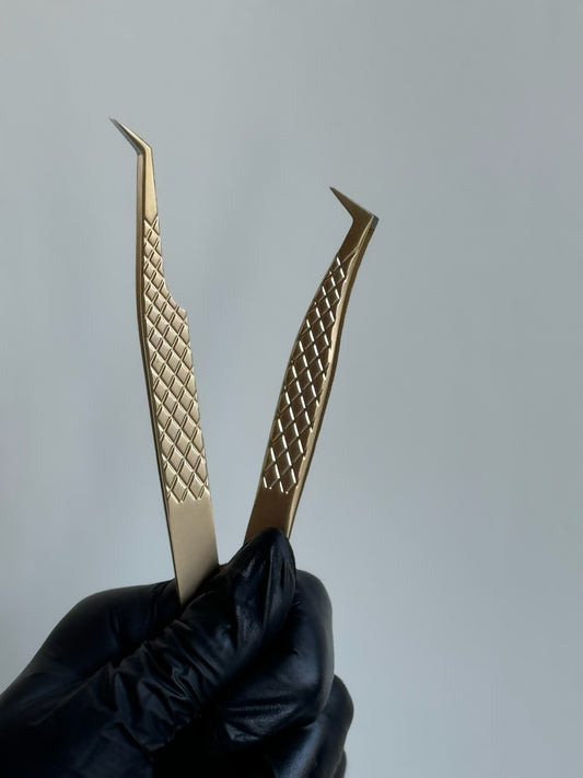 Tweezers